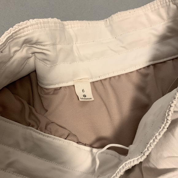 lululemon tracker shorts - Picture 2 of 3